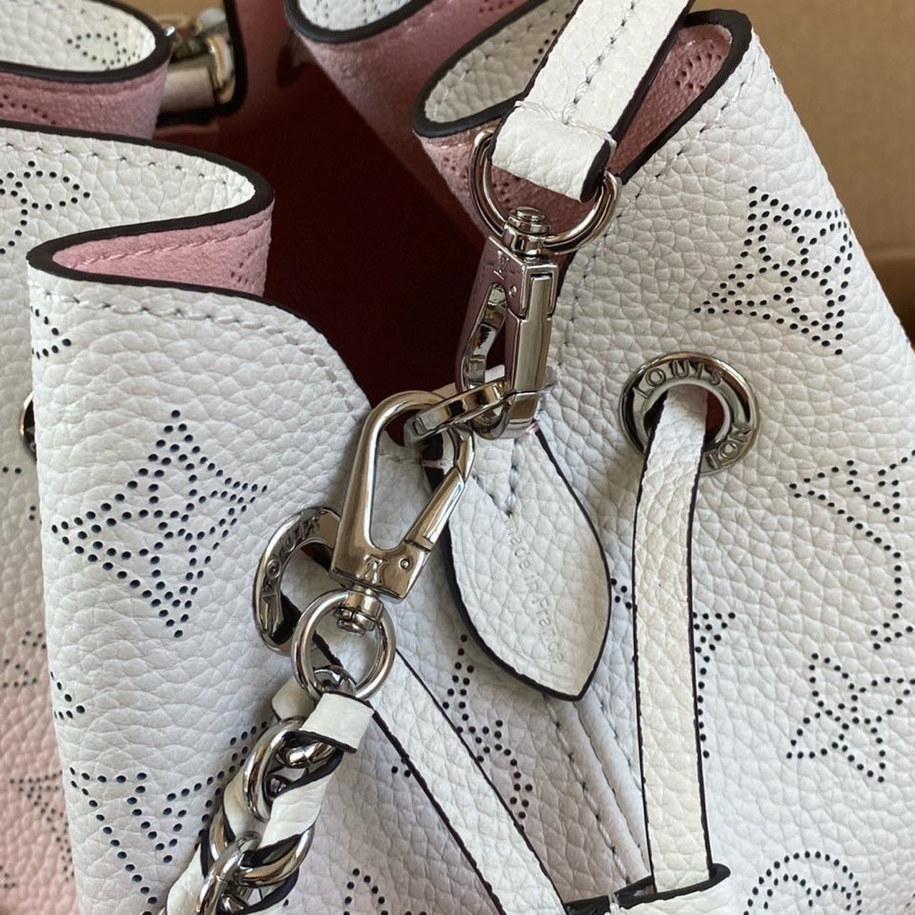 Top Quality Bella Bucket Bag Pink For Women,  Shoulder And Crossbody Bags 7.5in/19cm Top Quality M57855