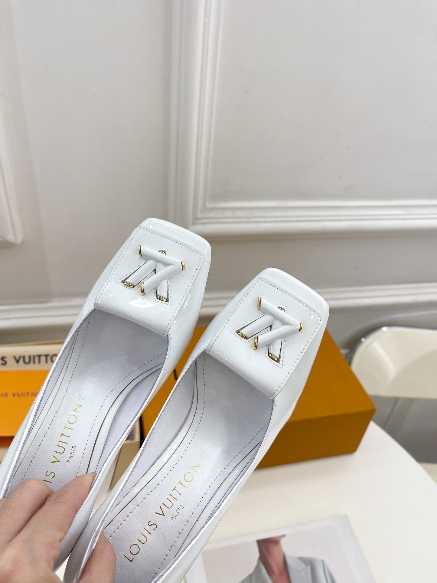 New 1:1 rep LUV High Heel Shoes 006