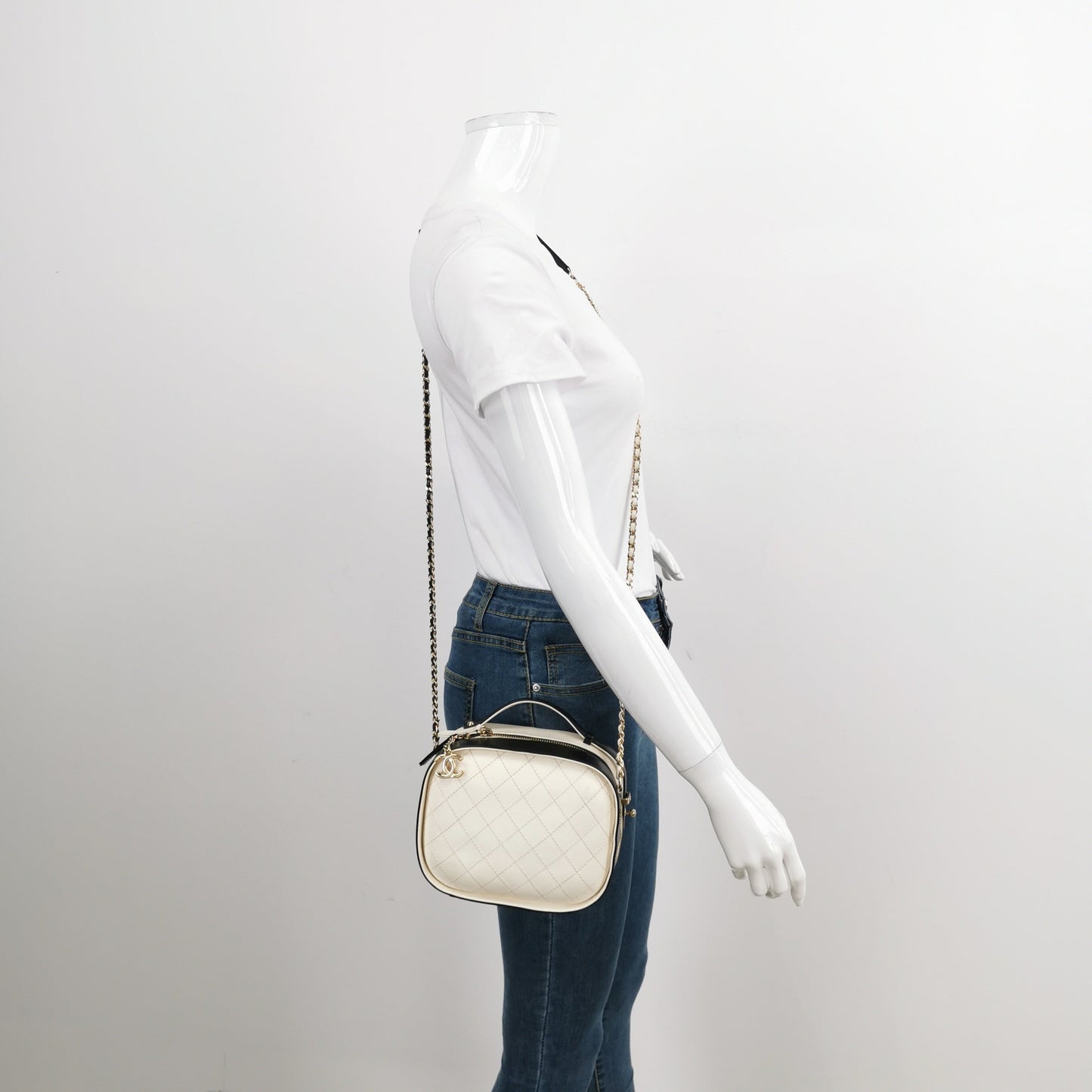 Chanel White and Black Small Crumpled Calfskin Vanity Case Crossbody Bag