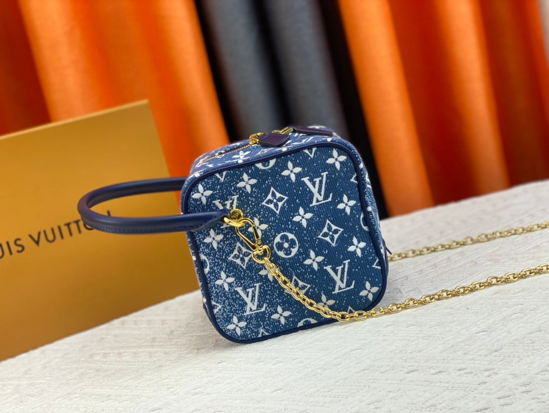 EN - New 1:1 rep  Bags LUV 677