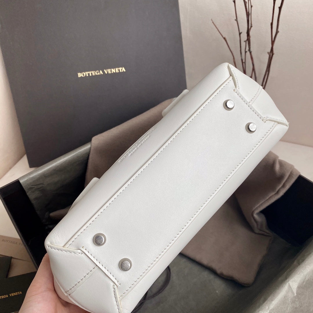 Top Quality Arco Bag For Women 12in/33cm In White