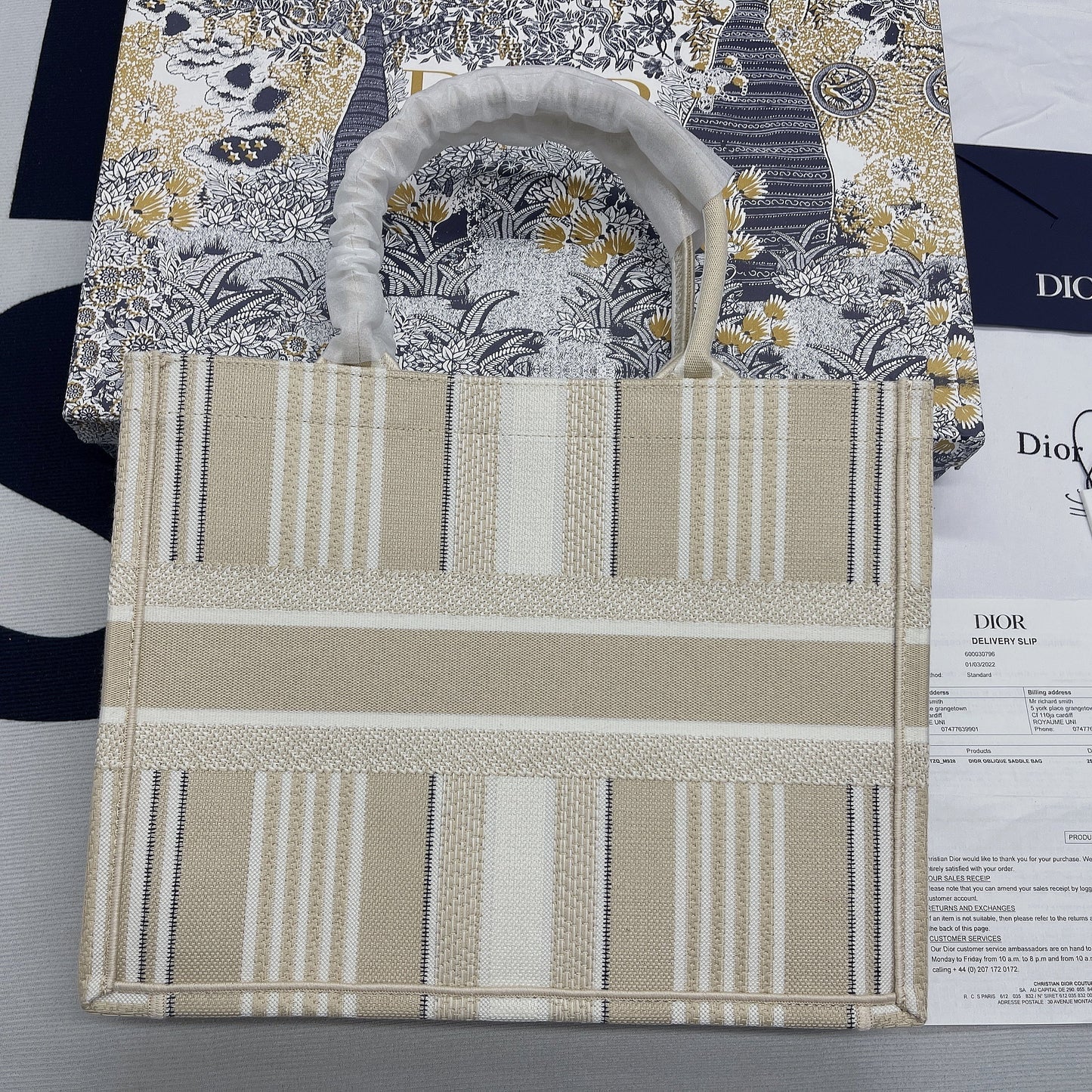 Top Quality MeTop Qualityum Book Tote Beige, For Women, Womens Handbags 14in/36cm CD