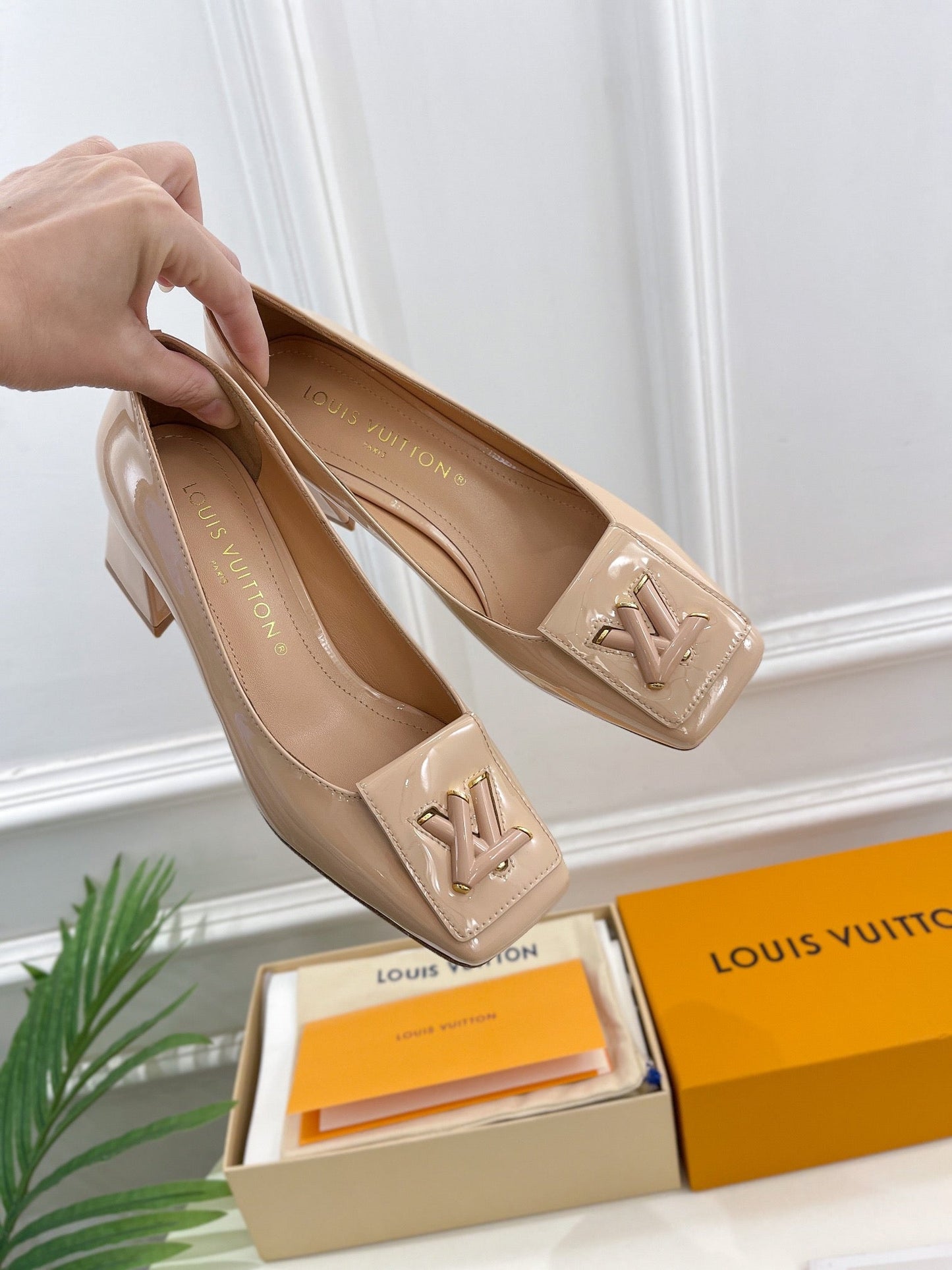 New 1:1 rep LUV High Heel Shoes 037