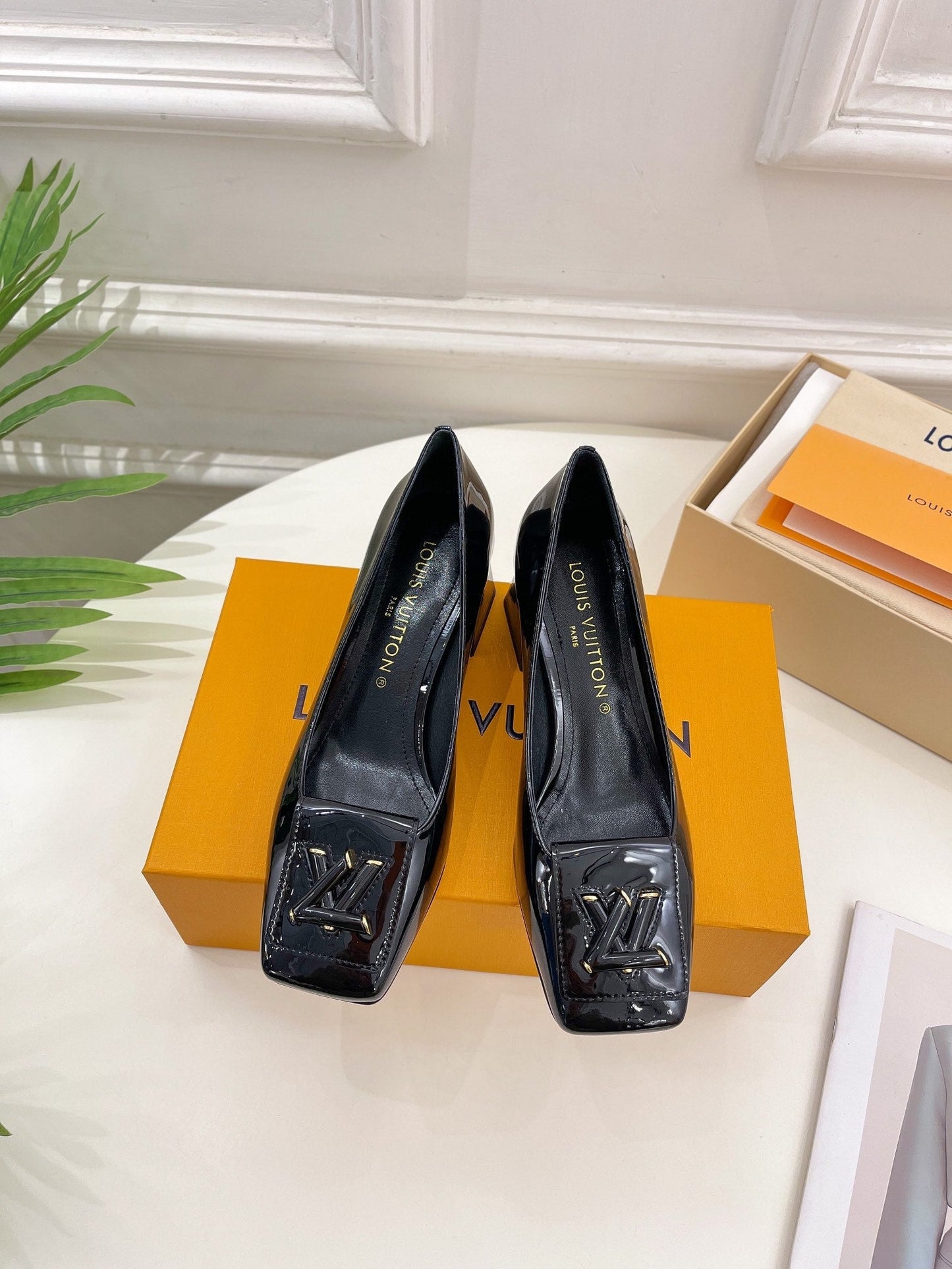 New 1:1 rep LUV High Heel Shoes 039