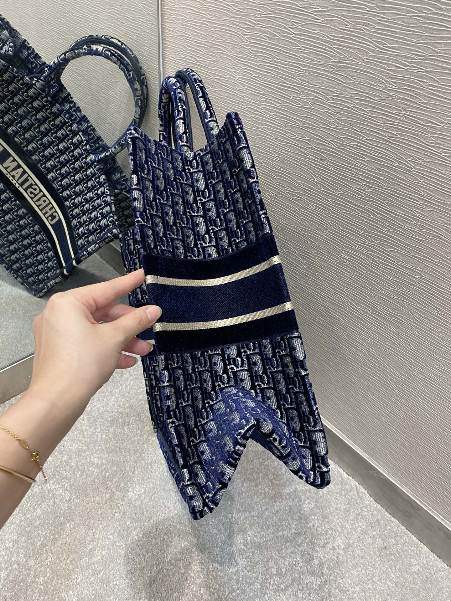 Top Quality MeTop Qualityum Book Tote Dark Blue For Women 14in/36cm CD M1296ZRIW_M928