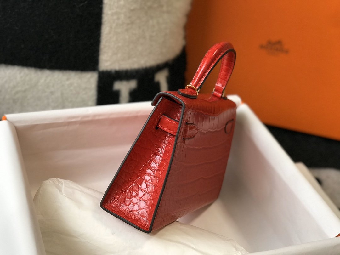 Top Quality Kelly Red For Women Gold Toned Hardware 7.8in/20cm
