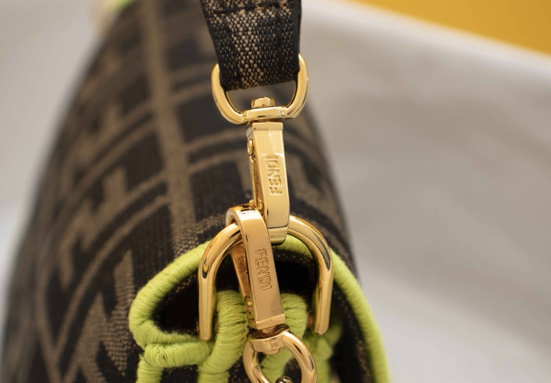 EN - New 1:1 rep  Bags FEI 162