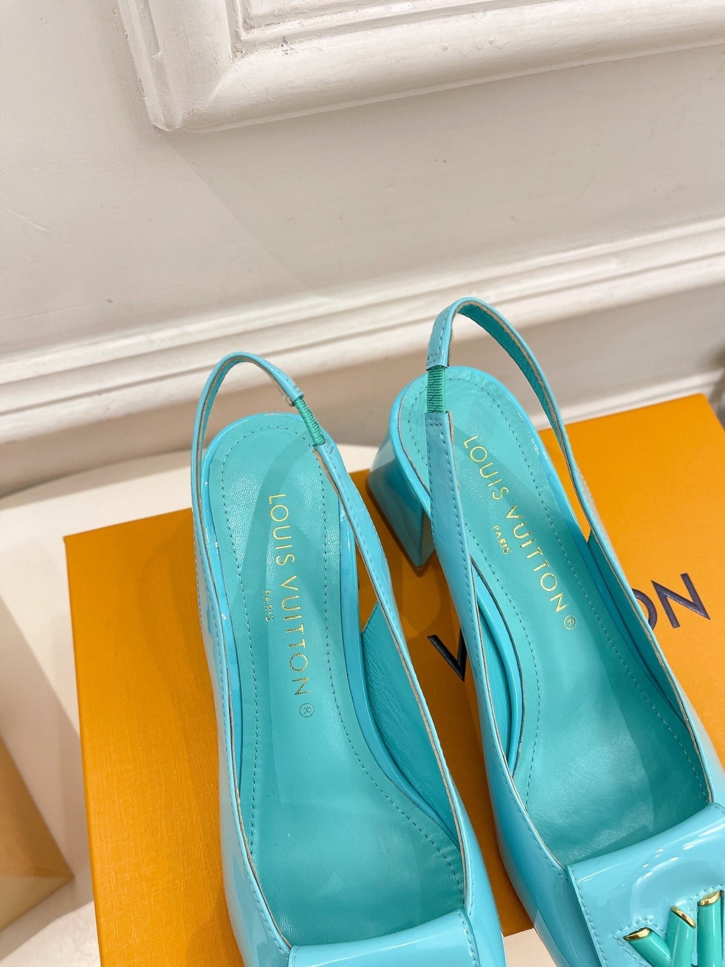 New 1:1 rep LUV High Heel Shoes 028