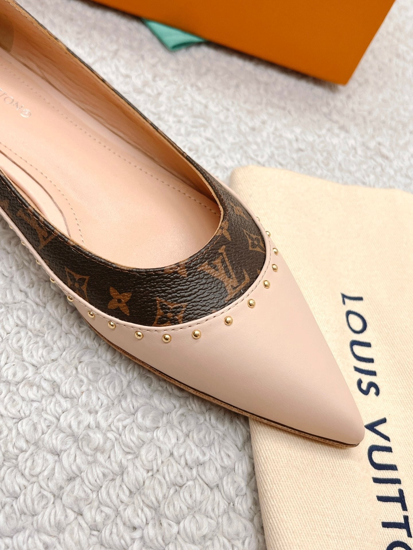 New 1:1 rep LUV High Heel Shoes 046