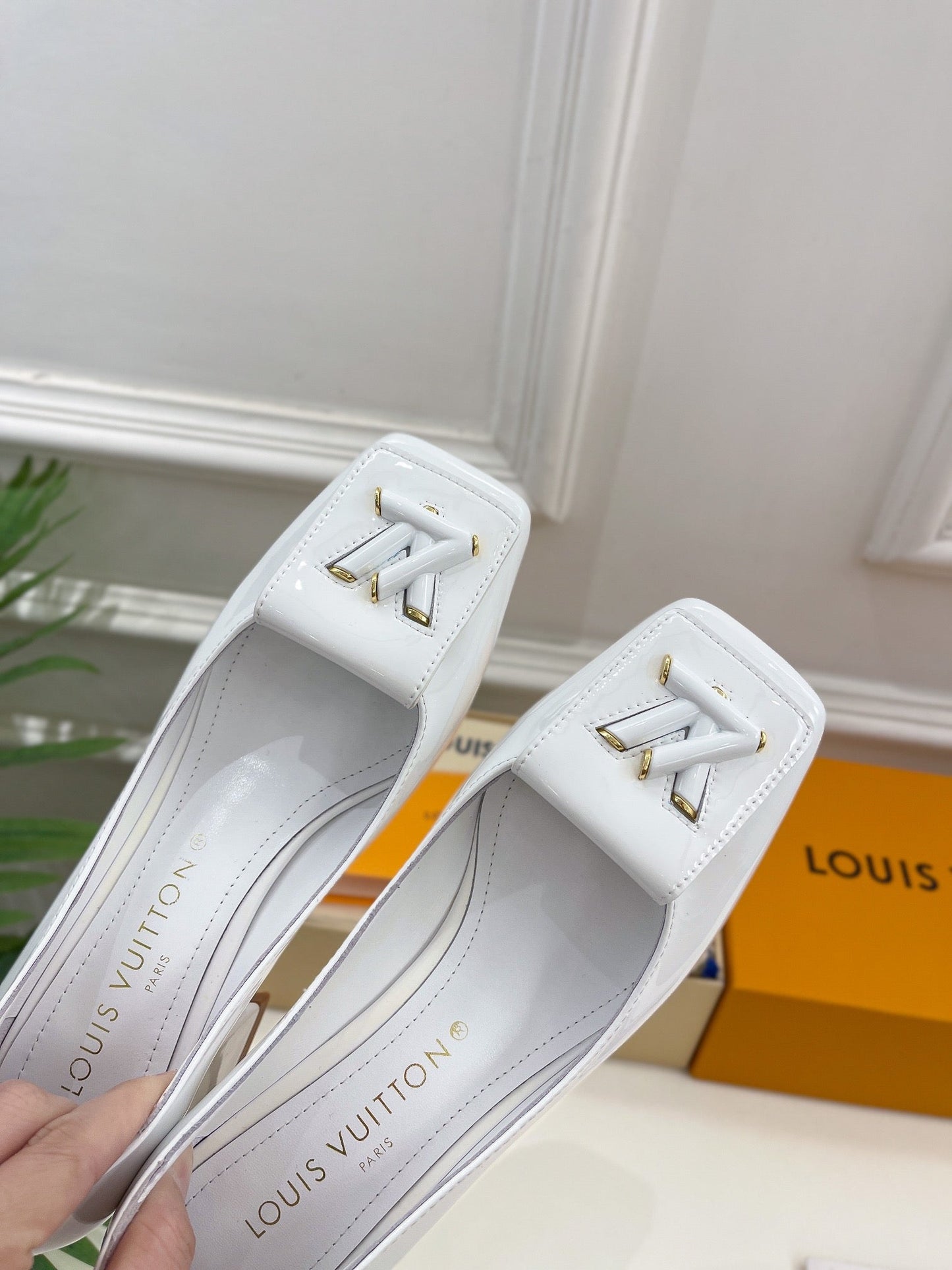 New 1:1 rep LUV High Heel Shoes 038