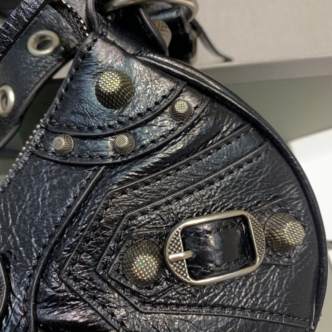 Top Quality Le Cagole XS Shoulder Bag In Black, For Women,  Bags 10.2in/26cm 671309210BK1000