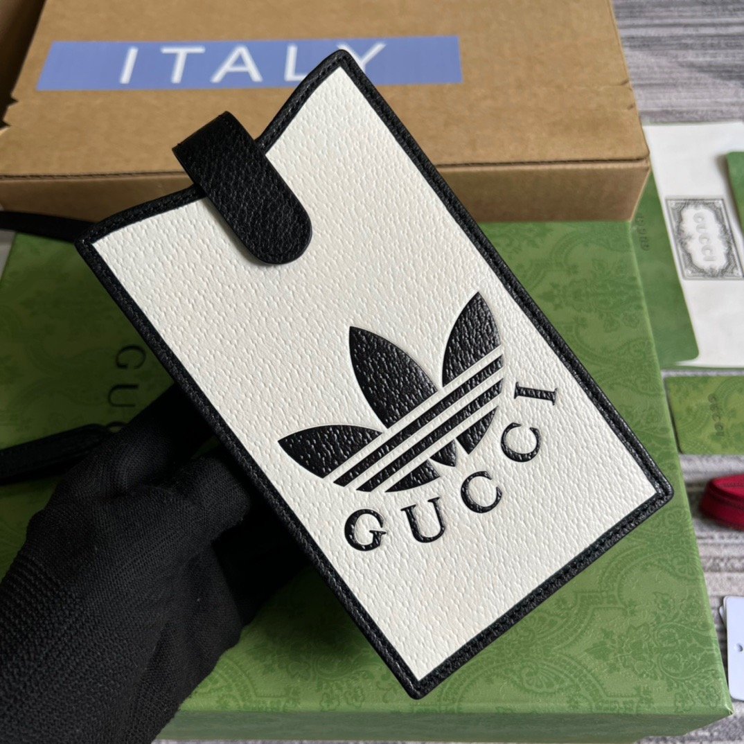 gg x Adidas Phone Case White For Women, Women’s Bags 7.3in/18cm gg‎