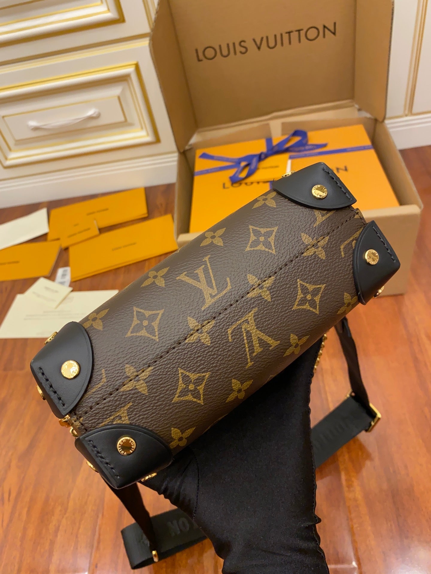 Top Quality Petite Malle Souple Monogram Canvas Black For Women, WoHandbags 7.9in/20cm Top Quality M45571