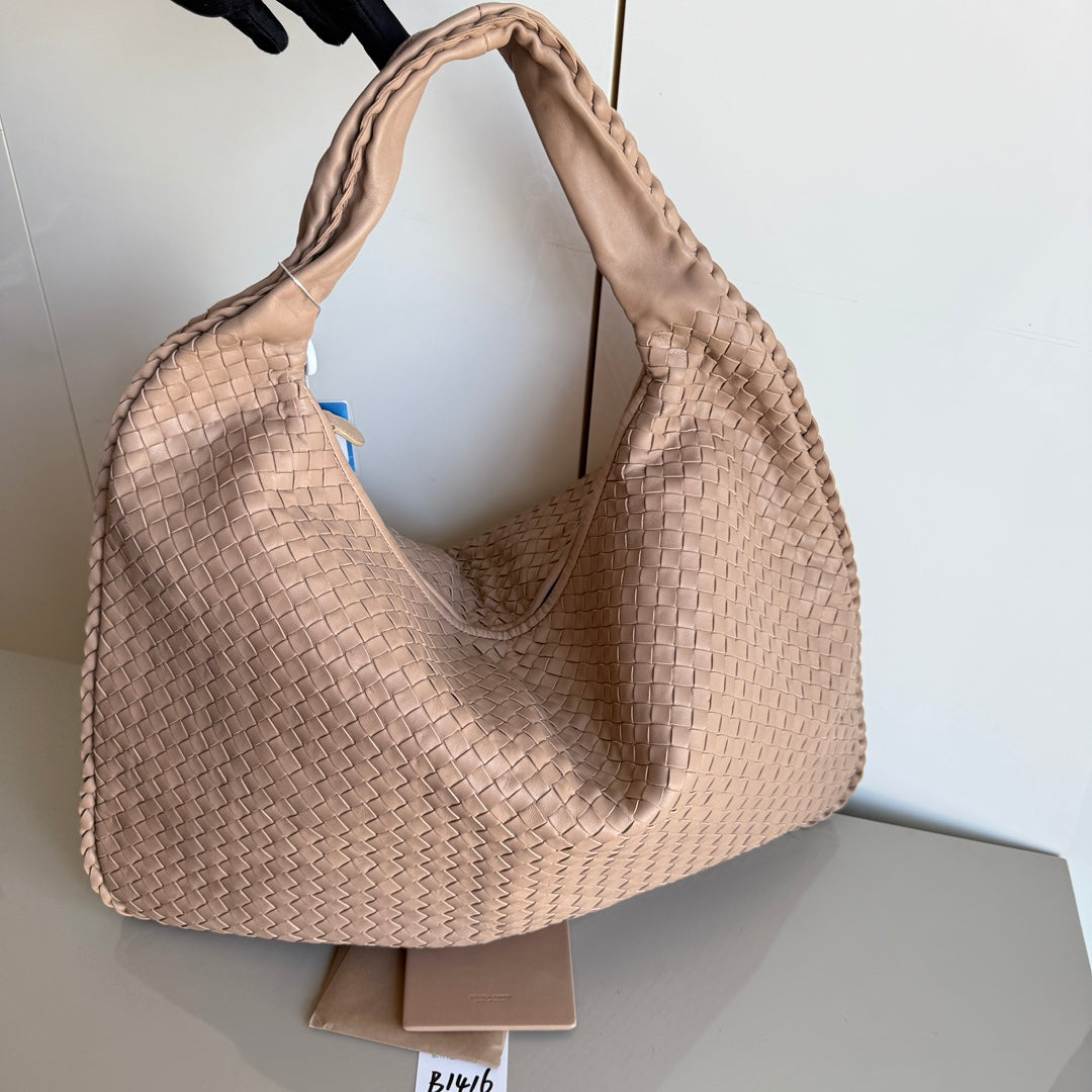Bottega Veneta Veneta Hobo Maxi Almond Beige Intrecciato Leather Bag 51cm