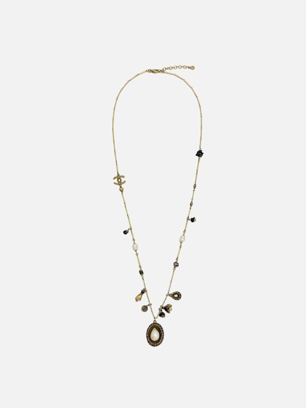 CHANEL Fashion Necklace