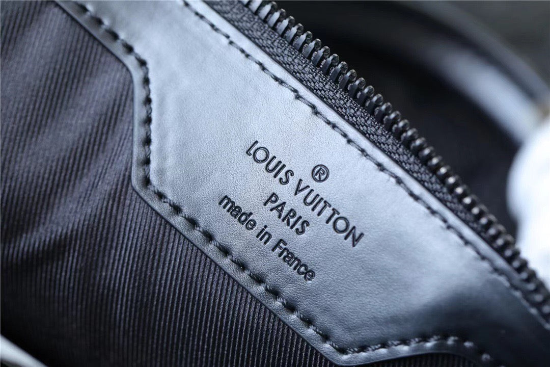 Top Quality Sac Plat Cross Taurillon Black For Men, Bags, Shoulder And Crossbody Bags 28.5in/11.2cm Top Quality M59960