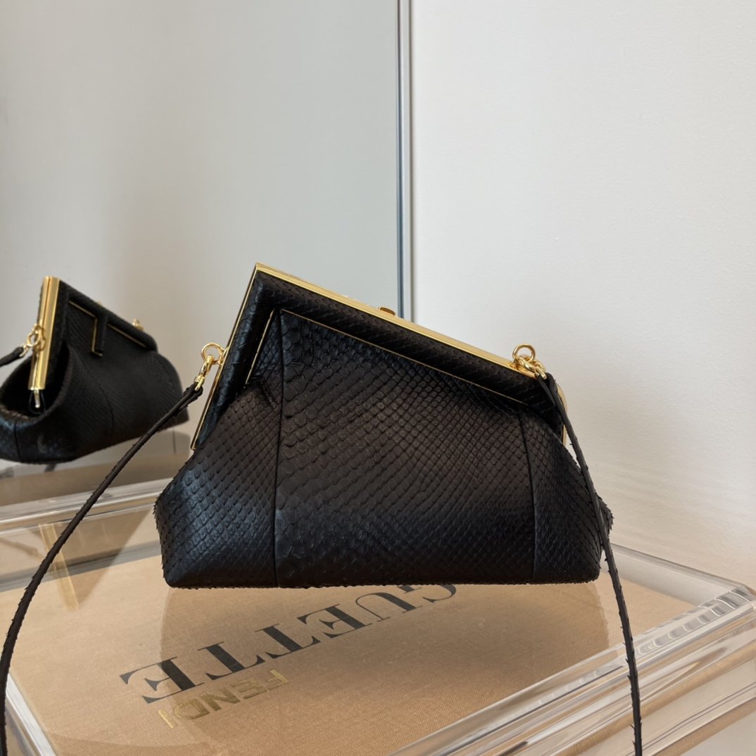 Top QualityTop Quality Top QualityTop Qualityrst Small Black For Women, Women’s Bags, Shoulder And Crossbody Bags 10in/26cm FF 8BP129A