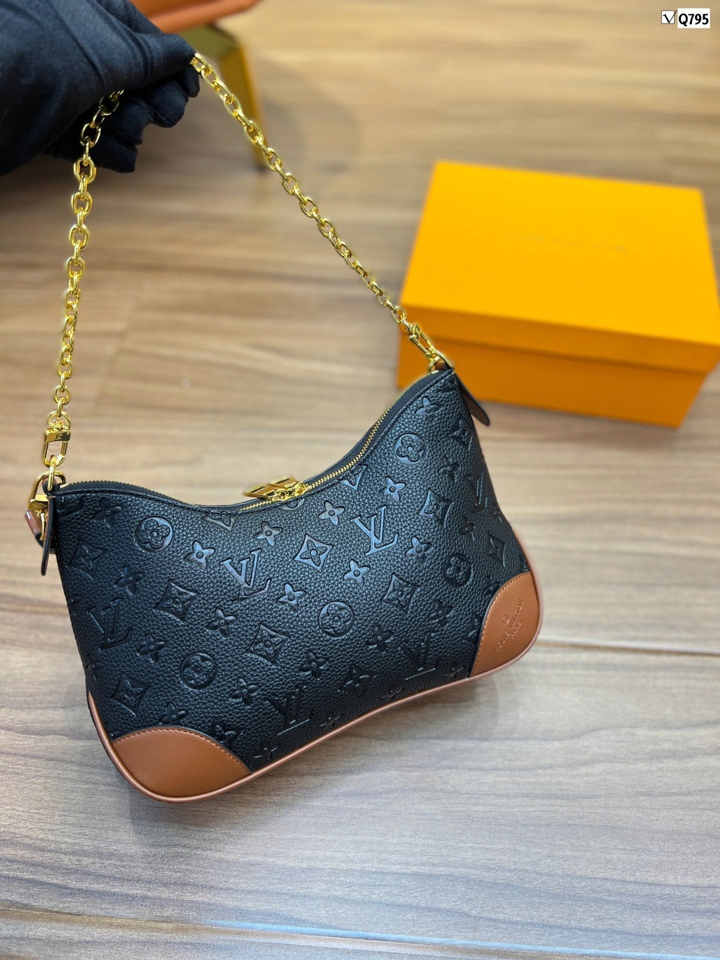 EN - New 1:1 rep Lux Bags LUV 537