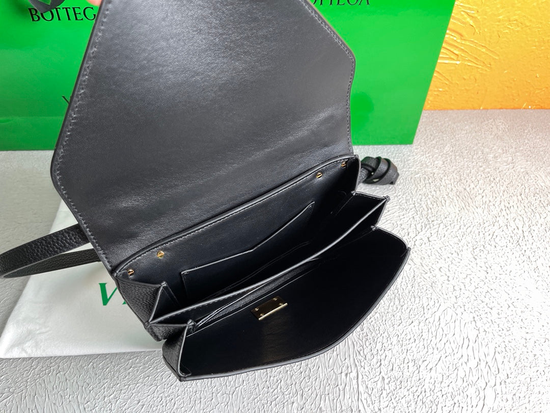 Top Quality Mount Black, For Women, Women’s Bags 8.3in/21cm 667399V12M08425