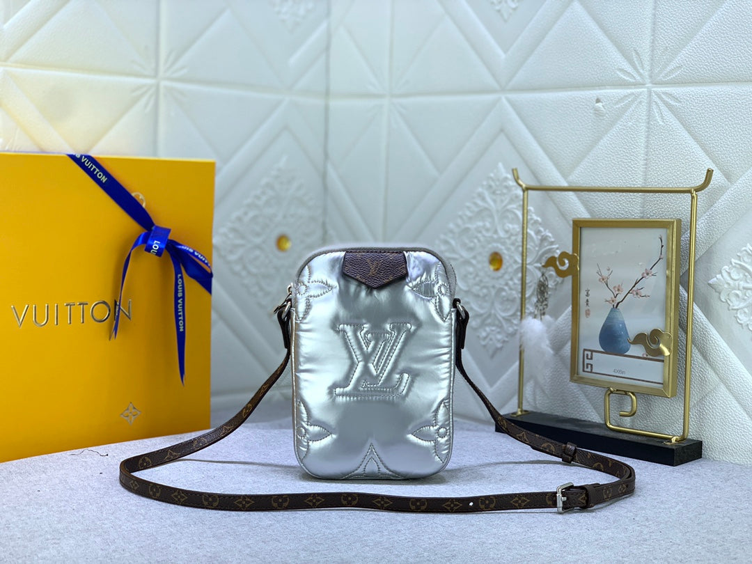 EN - New 1:1 rep Bag LUV 622