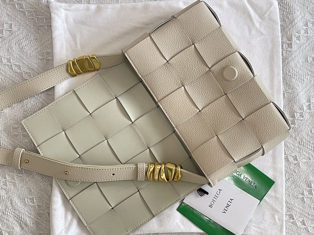 Top Quality Cassette White, For Women, Women’s Bags 9.1in/23cm 666870V17H19009