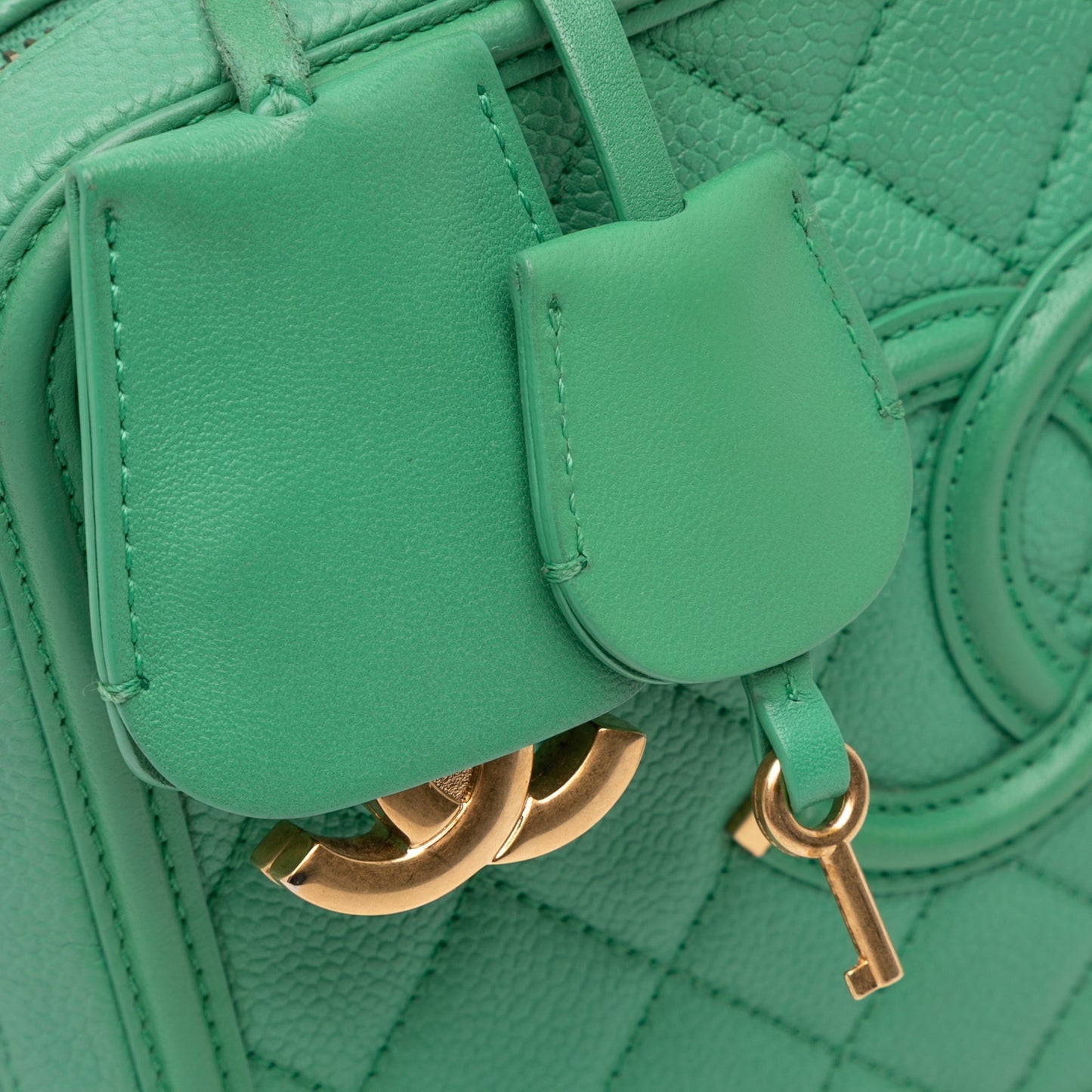 Green Chanel Medium Caviar CC Filigree Vanity Case Satchel