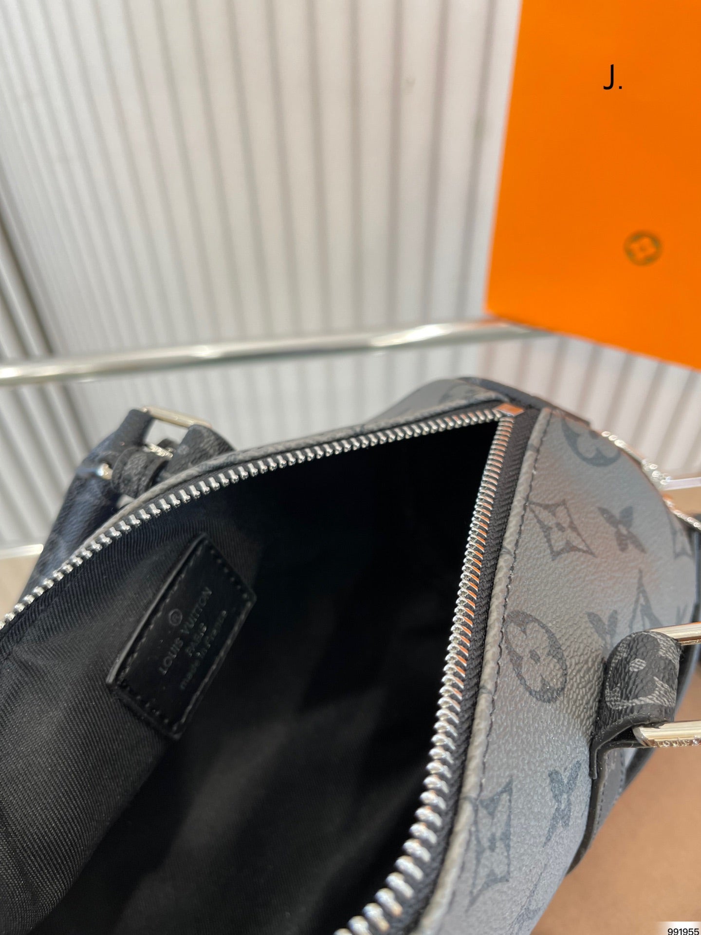 EN - New 1:1 rep  Bags LUV 676