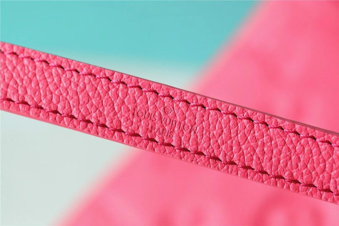 Top Quality Coussin BB Grain Fluo Pink For Women, Womens Bags, Shoulder And Crossbody Bags 8.3in/21cm Top Quality M20750
