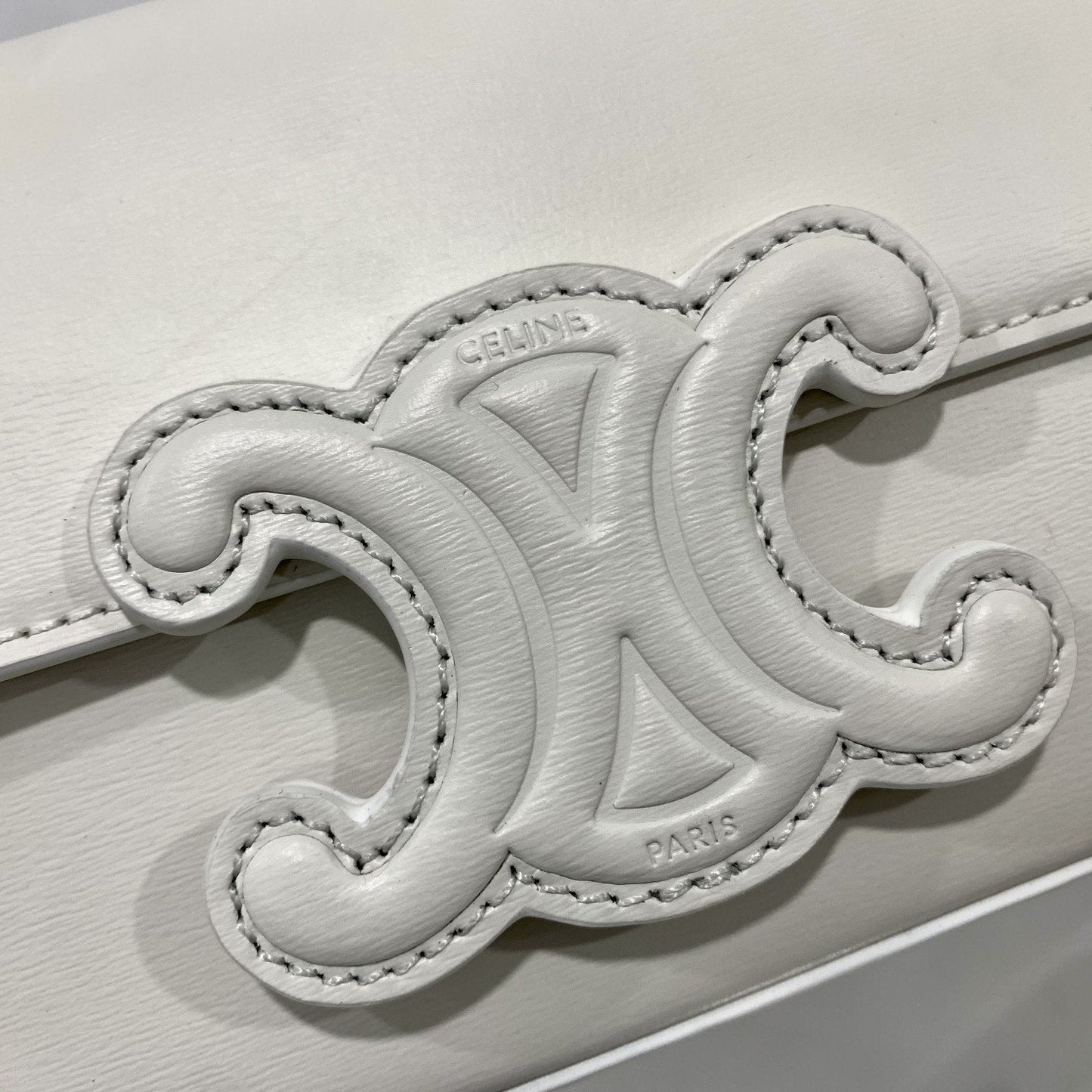 Top Quality Chain Shoulder Bag Cuir Triomphe White For Women 7.9in/20cm