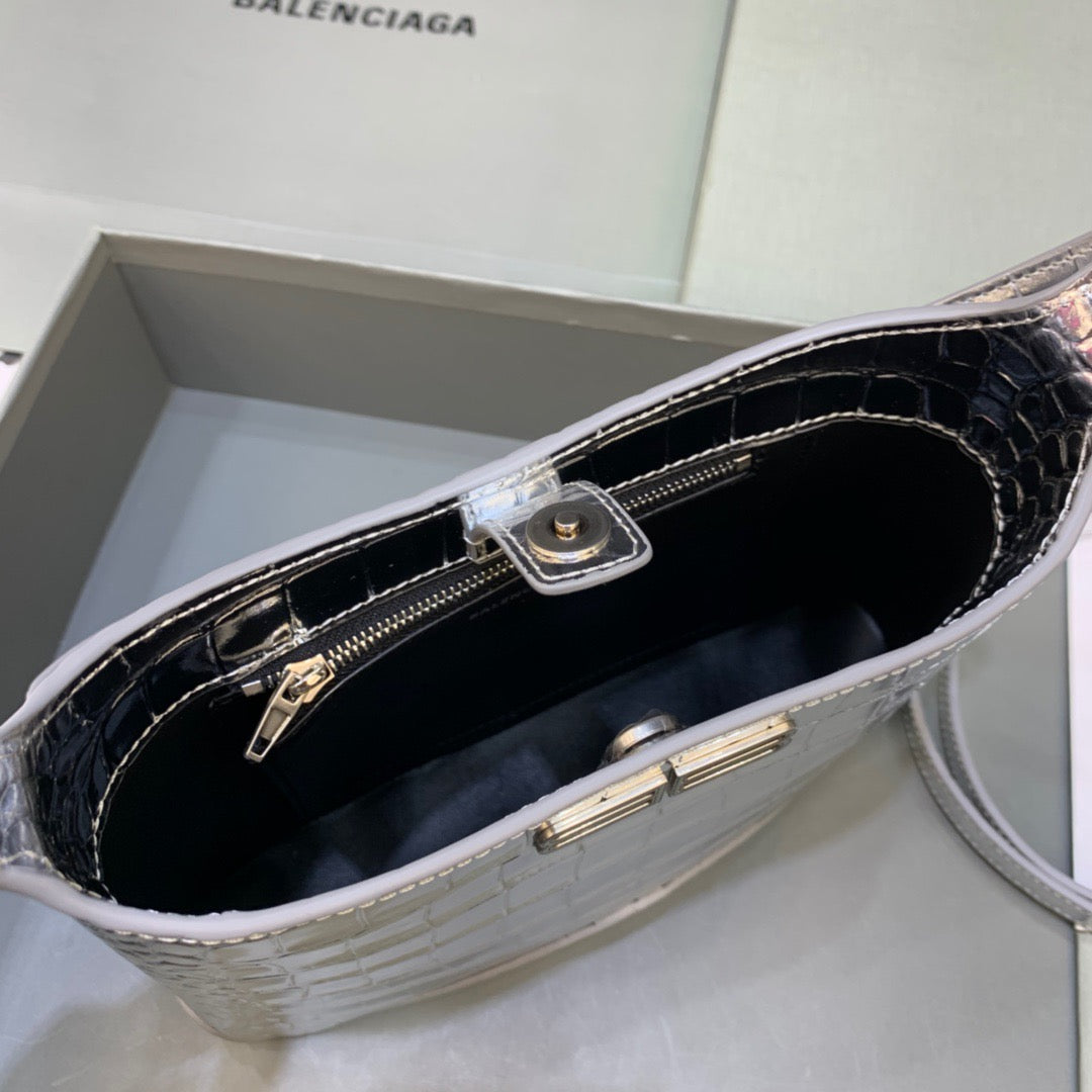 Top Quality XX Small Hobo Bag In SiTop Qualityer , For Women,  Bags 7.8in/20cm 6955892109E8110