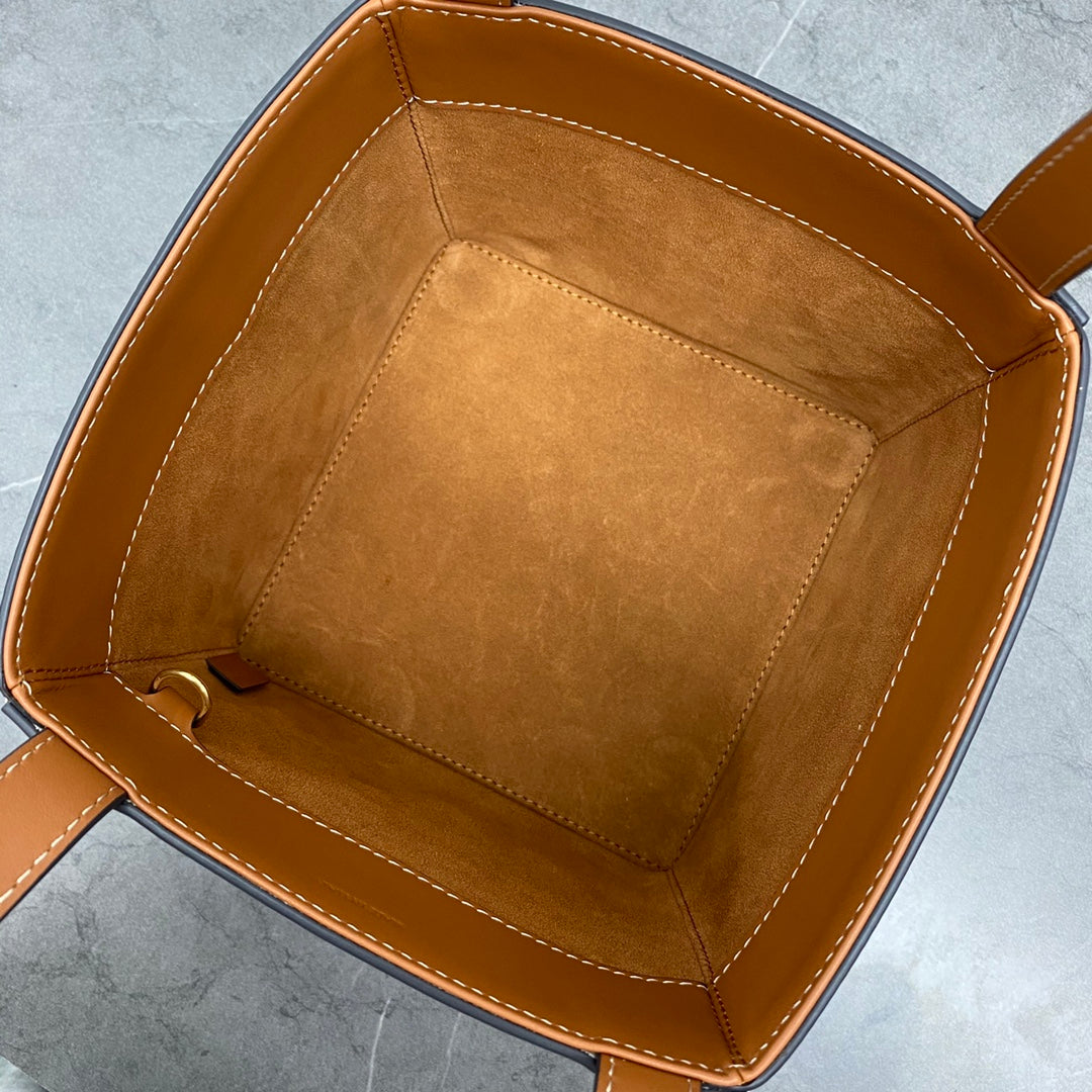 Top Quality Cube Bag Cuir Triomphe Square Tan For Women 6in/15cmÂ 