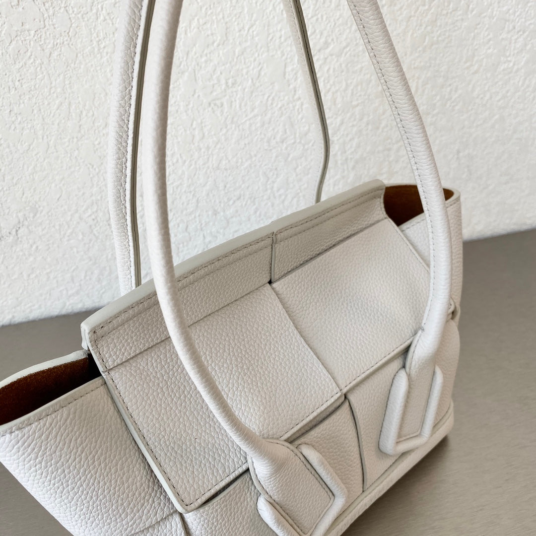 Top Quality Mini Arco White, For Women, Women’s Bags 11.4in/29cm 600606VMAP19005