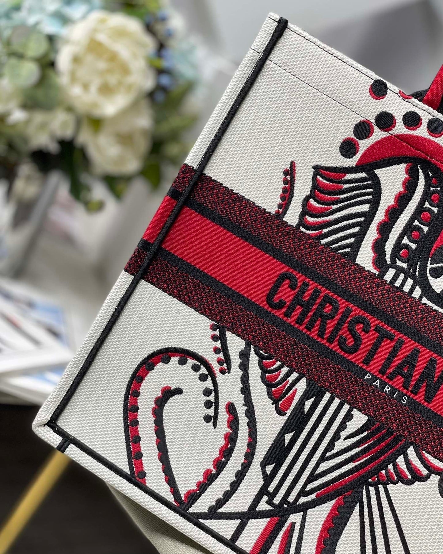 Top Quality MeTop Qualityum Book Tote Latte Multicolor Cupidon Embroidery, Red/White, For Women Womens Handbags, 41cm CD M1296ZTQG_M941