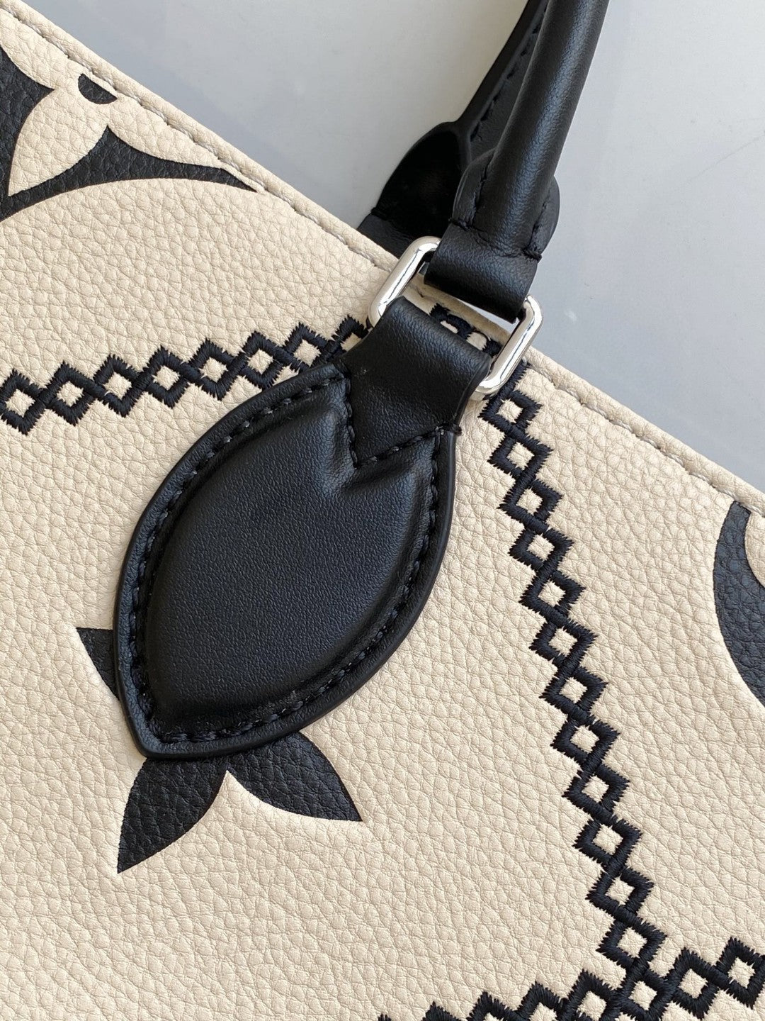 Top Quality Onthego MM Tote Bag Monogram Empreinte Crème Beige For Women, Women Handbags, Shoulder Bags And Crossbody Bags 13.8in/35cm Top Quality M46016