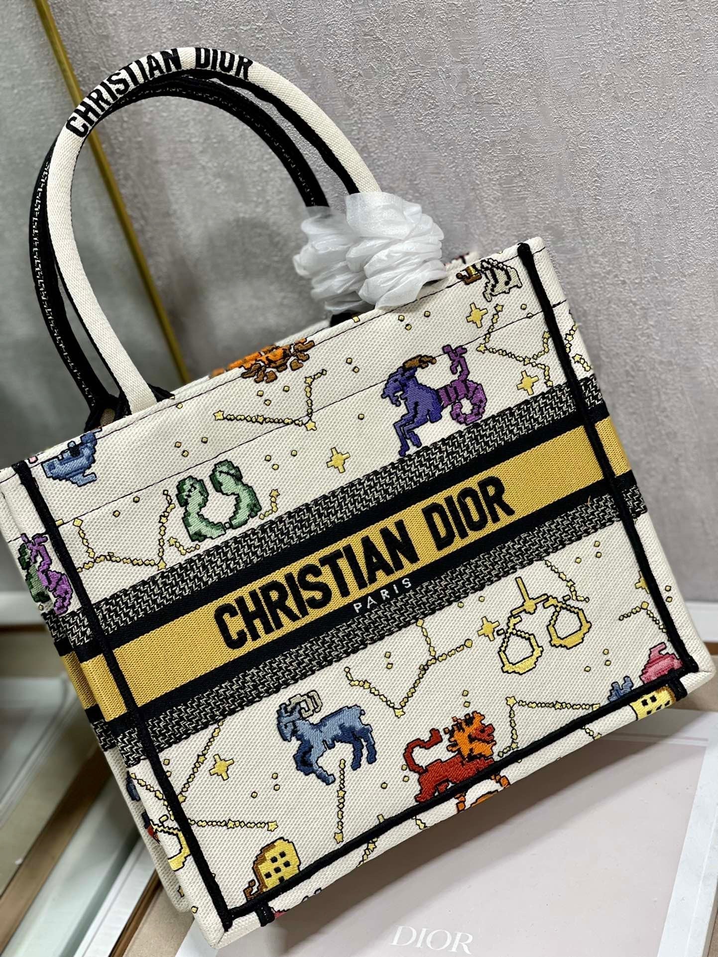 Top Quality Small Book Tote white, For Women, Womens Handbags 26.5cm/10.5in CD M1265ZRTY_M941