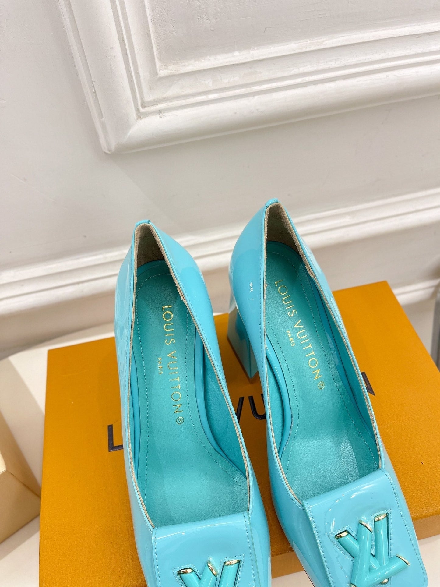 New 1:1 rep LUV High Heel Shoes 008
