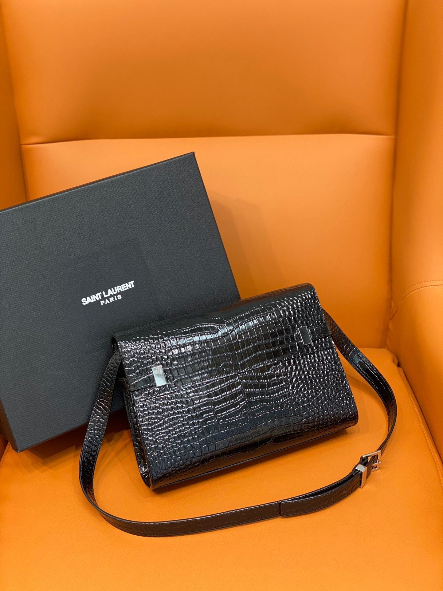 YSSL Manhattan Small Shoulder Bag Black For Women 9in/24cm YSL