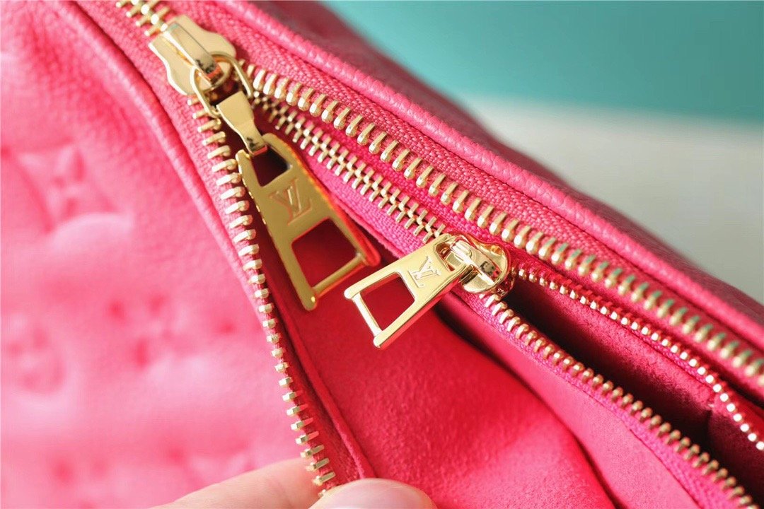 Top Quality Coussin BB Grain Fluo Pink For Women, Womens Bags, Shoulder And Crossbody Bags 8.3in/21cm Top Quality M20750
