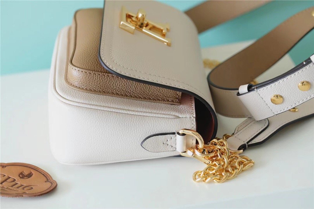Top Quality Lockme Tender White For Women, Womens Handbags, Shoulder And Crossbody Bags 7.5in/19cm Top Quality