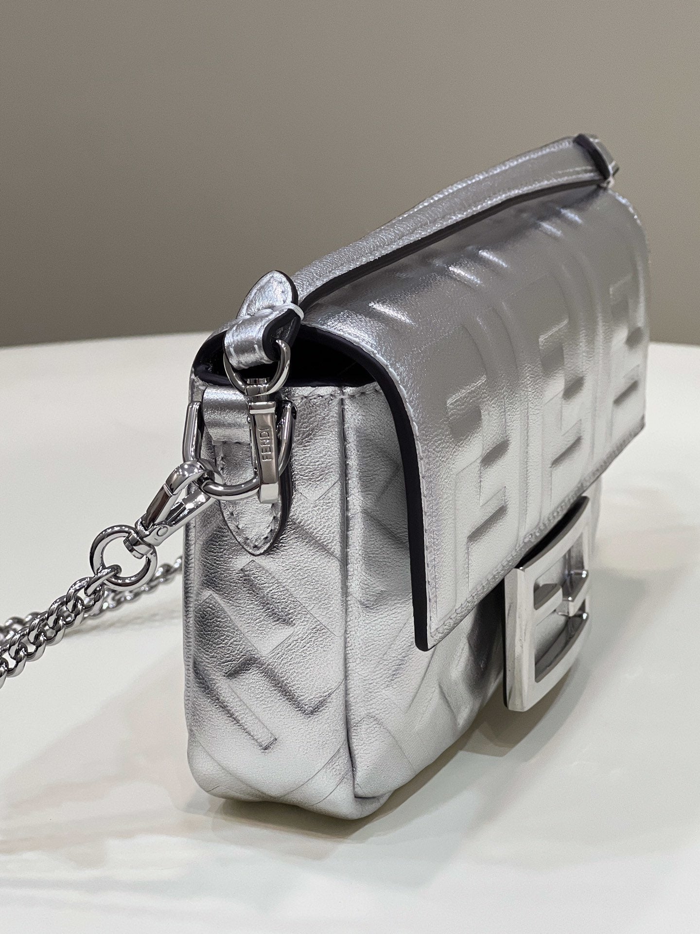 Top QualityTop Quality Baguette Silver For Women, Women’s Handbags, Shoulder And Crossbody Bags 7.5in/19cm FF 8BS017