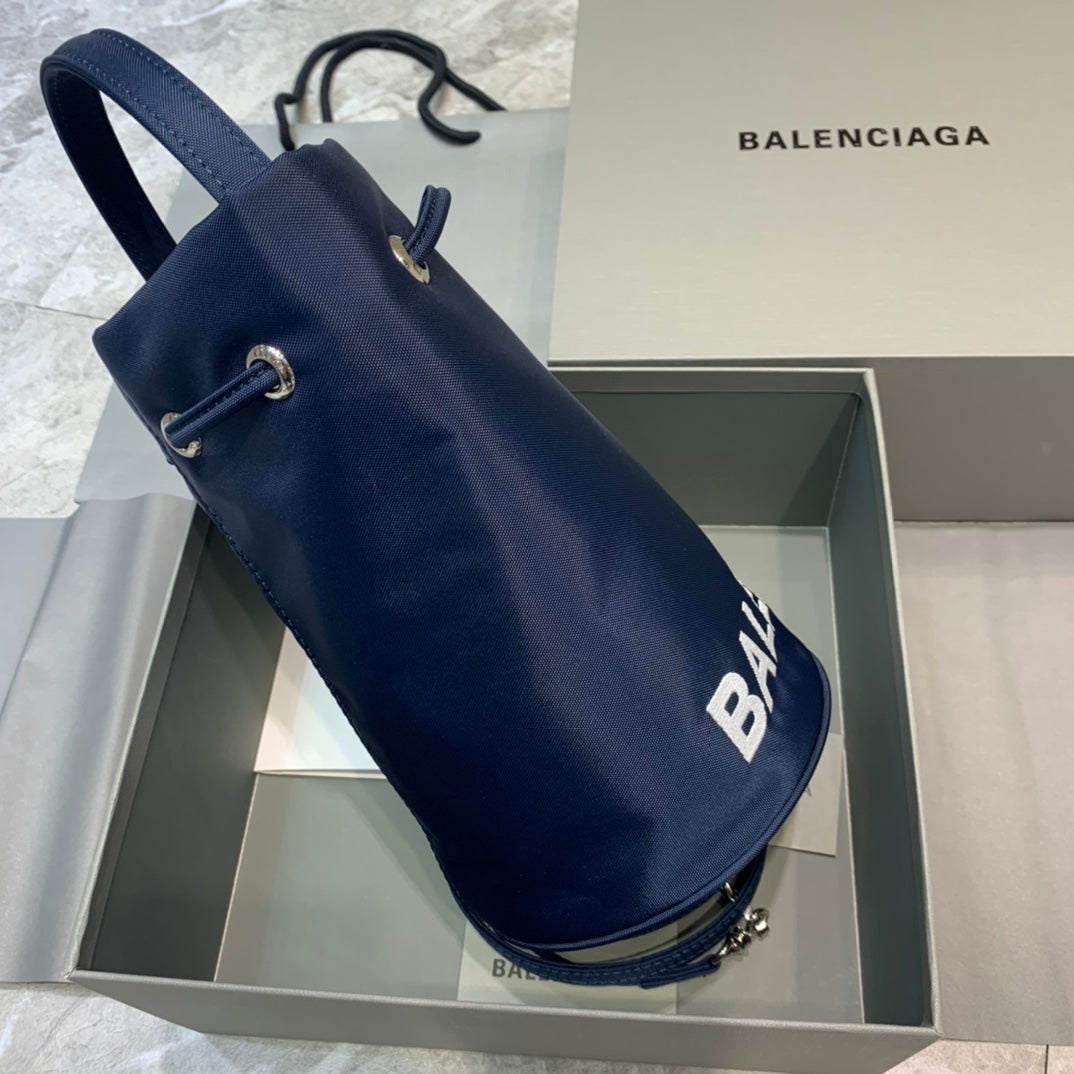 Top Quality Le Cagole MeTop Qualityum Bucket Bag In Dark Blue, For Women,  Bags 17.6in/45cm