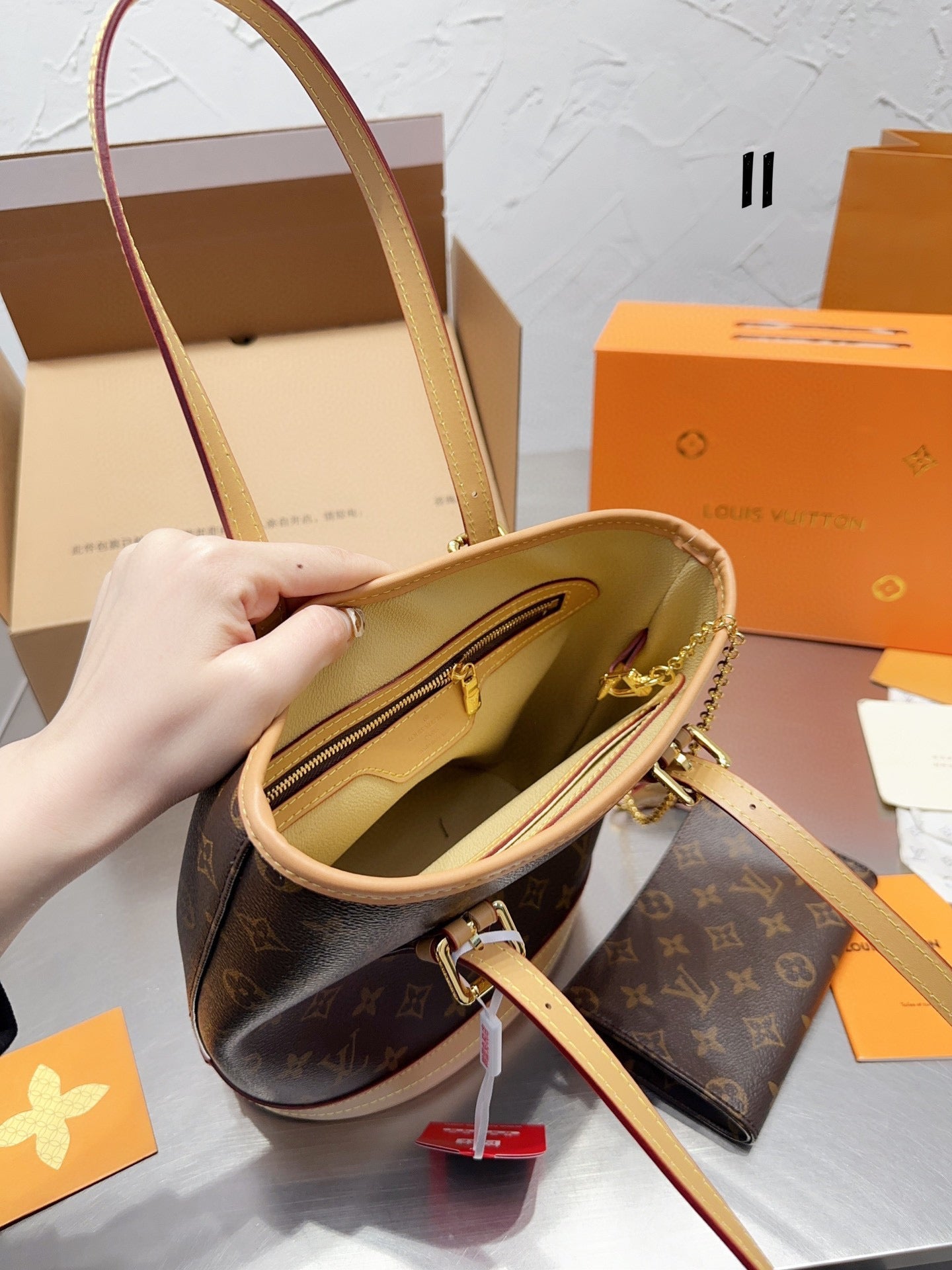 New 1:1 rep Lux Bags LUV 895