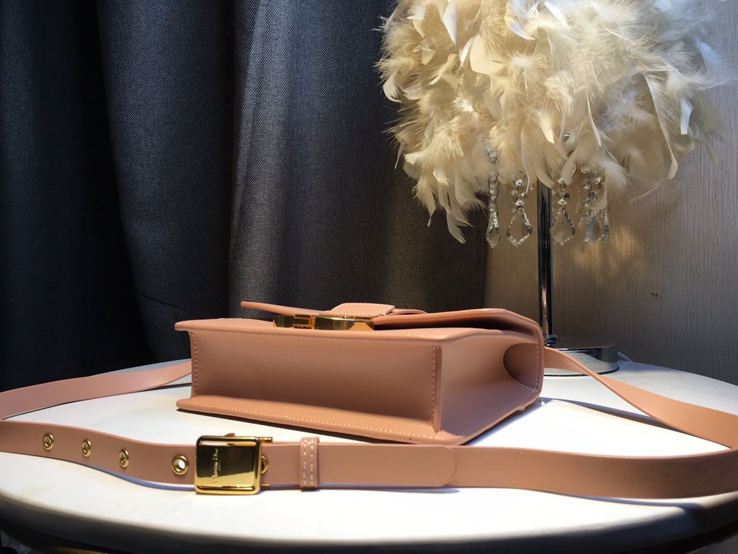 EN - New 1:1 rep  Bags DIR 238