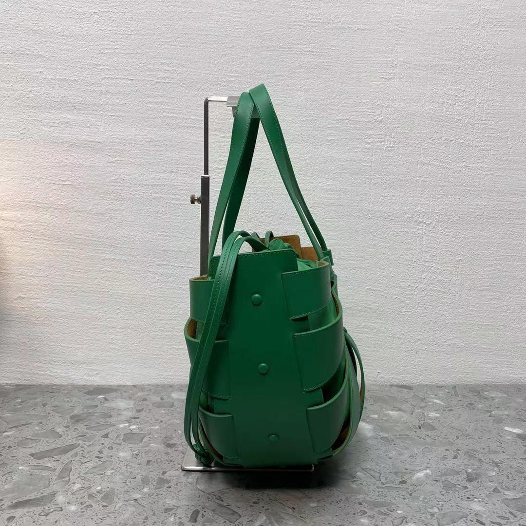 Top Quality MeTop Qualityum Shoulder Bag Green, For Women, Women’s Bags 8.6in/22cm