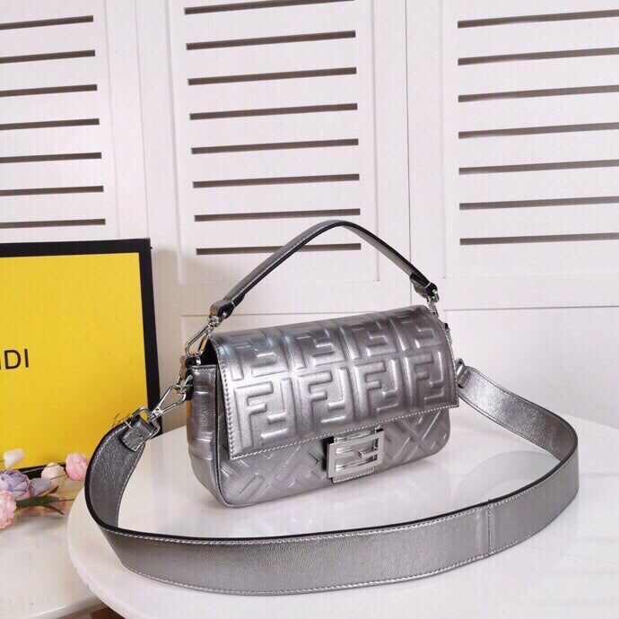 Top QualityTop Quality Baguette Chain Midi Medium Silver Bag For Woman 26cm/10in
