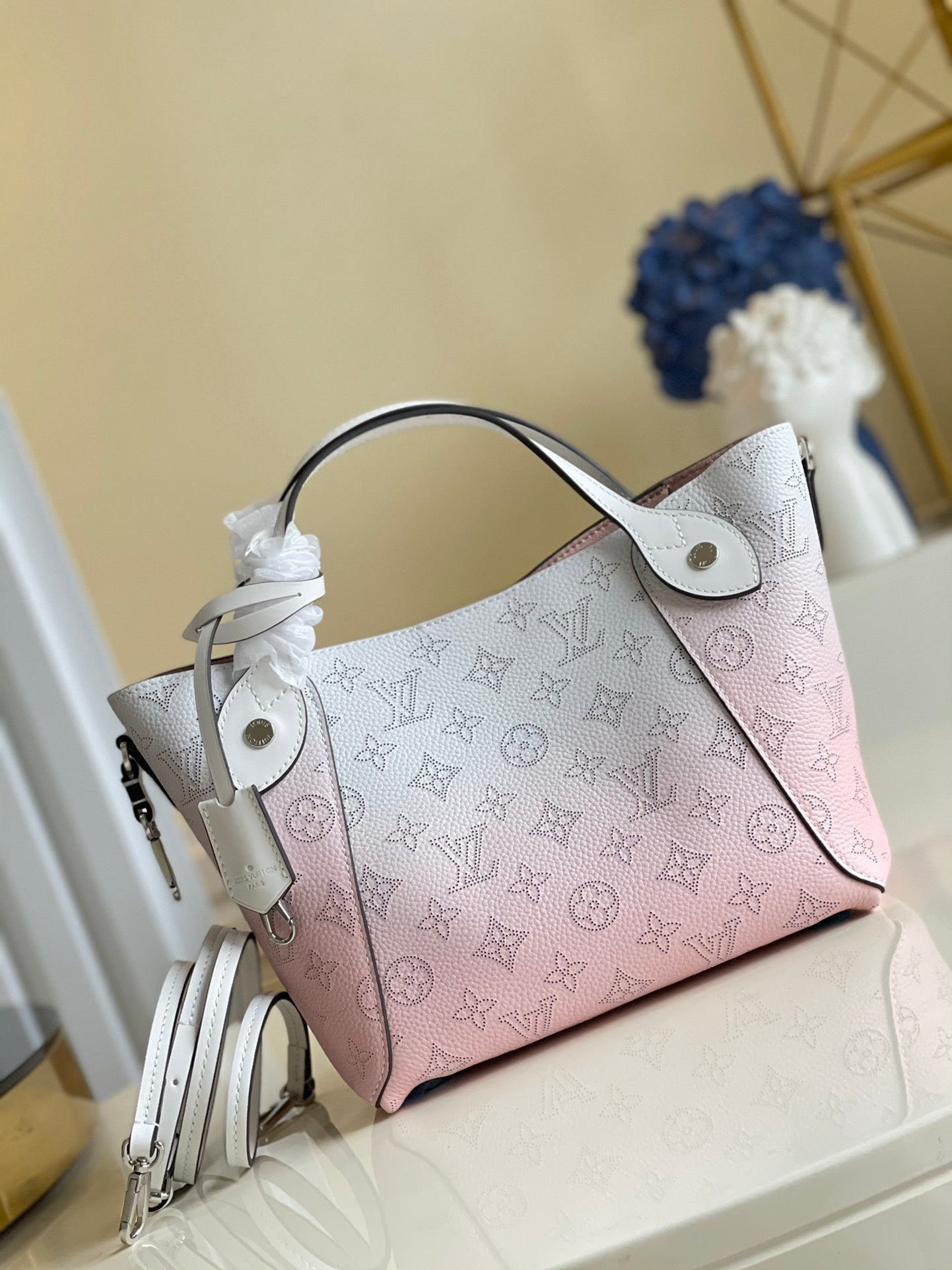 Top Quality Hina PM Bucket Bag GraTop Qualityent Pink For Women,  Shoulder And Crossbody Bags 9in/23cm Top Quality M57858
