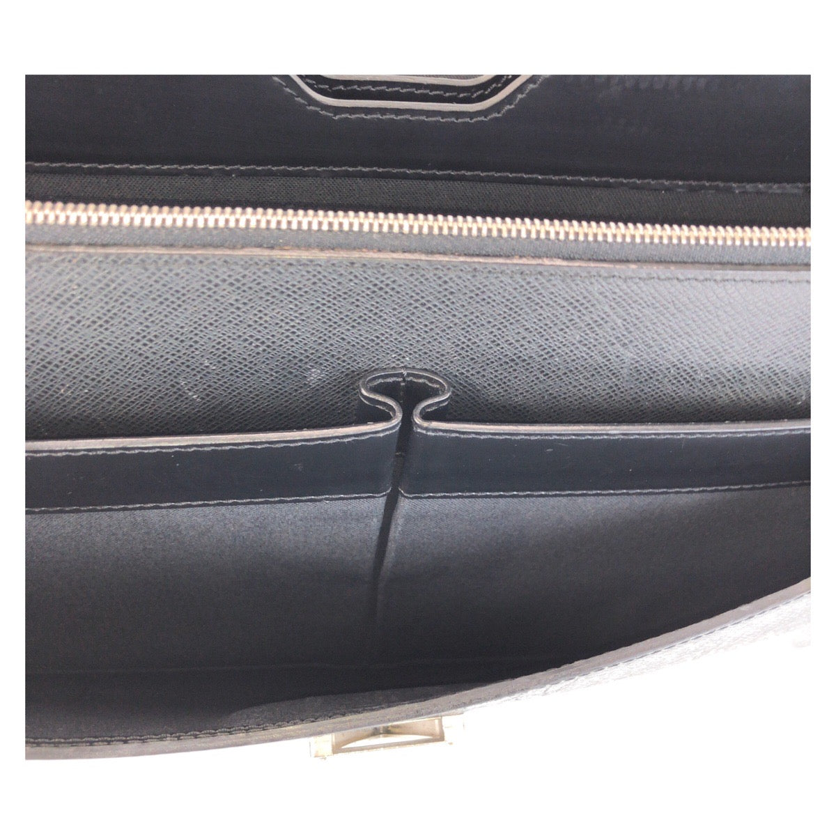 LOUIS VUITTON Business bag M31052 leather Ardoise Black SilverMetal Business bag briefcase Taiga Robusto 1 mens  d