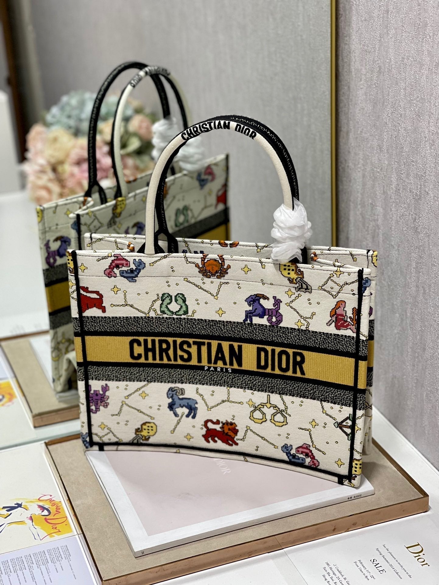Top Quality MeTop Qualityum Book Tote White Multicolor, For Women, Womens Handbags 14in/36cm CD