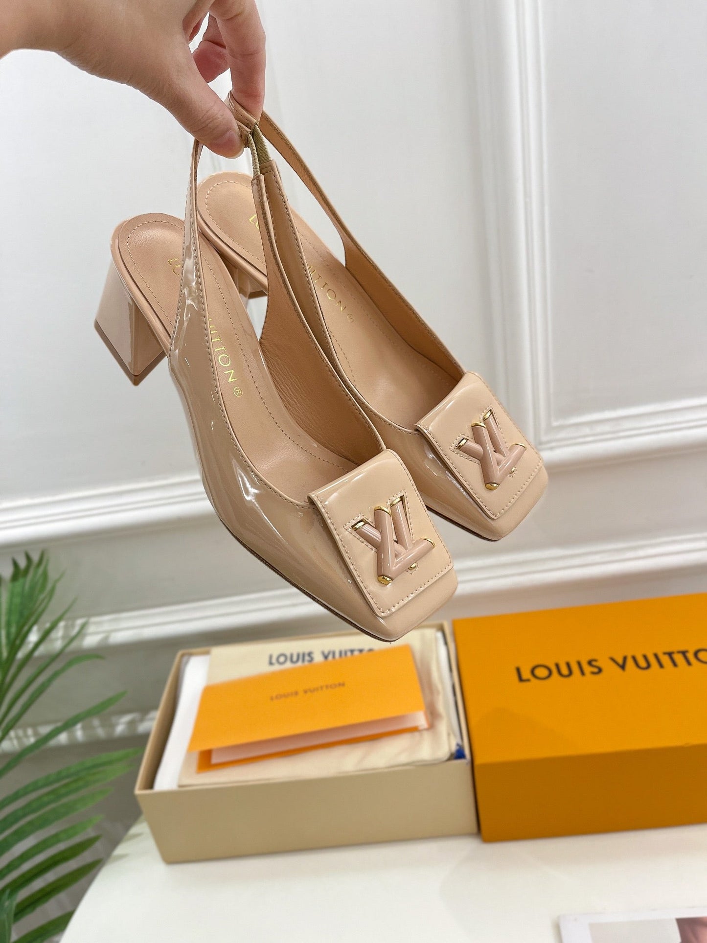 New 1:1 rep LUV High Heel Shoes 027