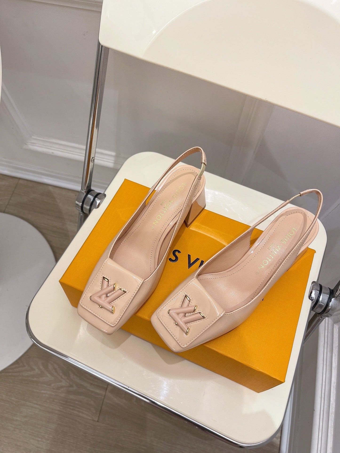 New 1:1 rep LUV High Heel Shoes 027